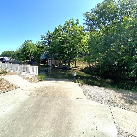 F Lakefront! Remodeled, Sleeps 4, Boat Slip, Patio, Wifi, Cable, Pool Osage Beach Exterior foto